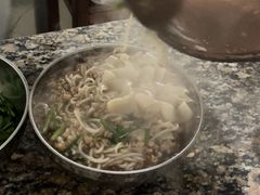 -正宗杨记普洱酸醋米线(总店)