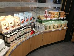 面包甜点陈列柜-仟吉(星汇维港店)