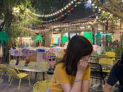 -莓园冰淇淋店