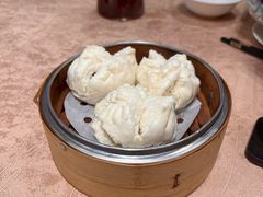 蜜汁叉烧包-广东胜利宾馆西关粤中餐厅