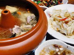 -老滇山寨•云南特色菜•地方菜•民族风情歌舞表演(金碧店)