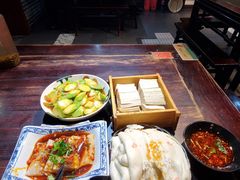 -蓝田九大碗民俗食府(蓝田店)