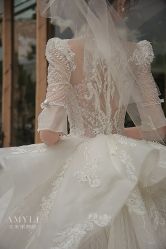 -艾米丽婚纱礼服