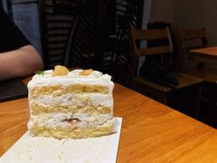 四寸白桃乌龙蛋糕-沁屋面包店(人民东路店)