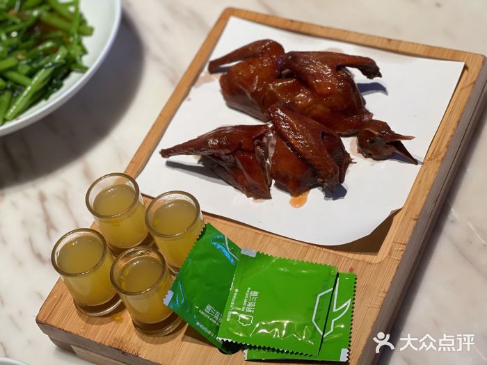 汤城小厨(西直门凯德MALL店)红烧乳鸽图片