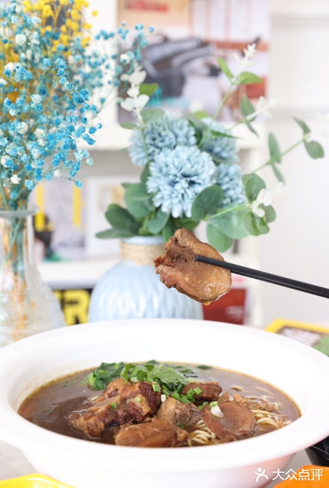 慢炖熬制，连汤都要喝完的牛气冲天霸王面