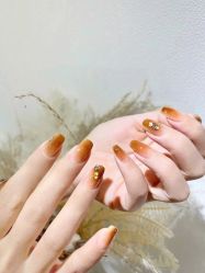 -悦指间美甲美睫