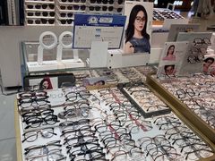 -美式眼镜·授权蔡司.依视路.尼康.豪雅.明月(人民广场店)