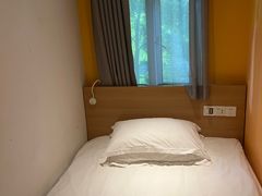 -布丁严选酒店(杭州武林西湖文化广场地铁站店)