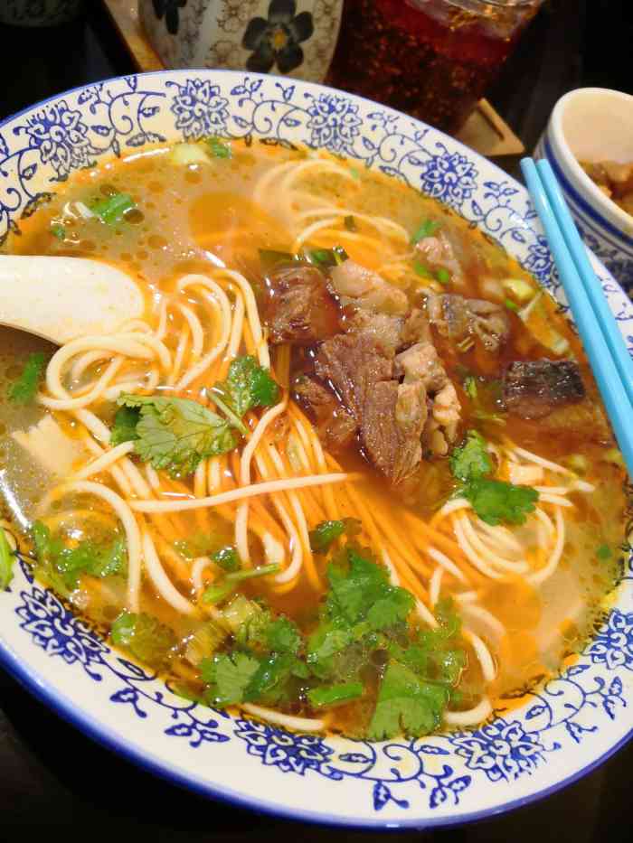 中华骨汤牛肉面(白杨路店)-"在家附近,所以经常和老公来吃,东北人的老