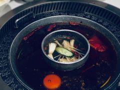 菌香鸳鸯锅-晓宇重庆火锅(赛格国际购物中心店)