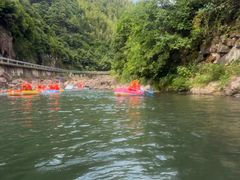-安吉龙王山峡谷漂流