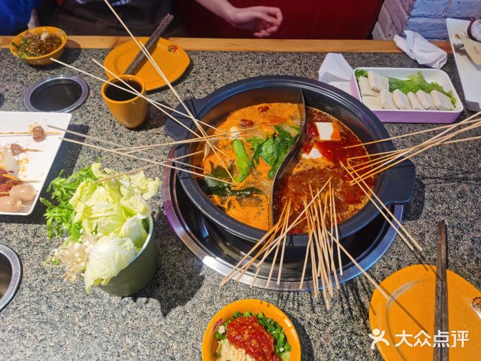 马路边边串串香(双井直营店)传统锅底图片