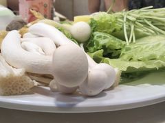 -尚品海鲜肥牛自助火锅(湖明店)