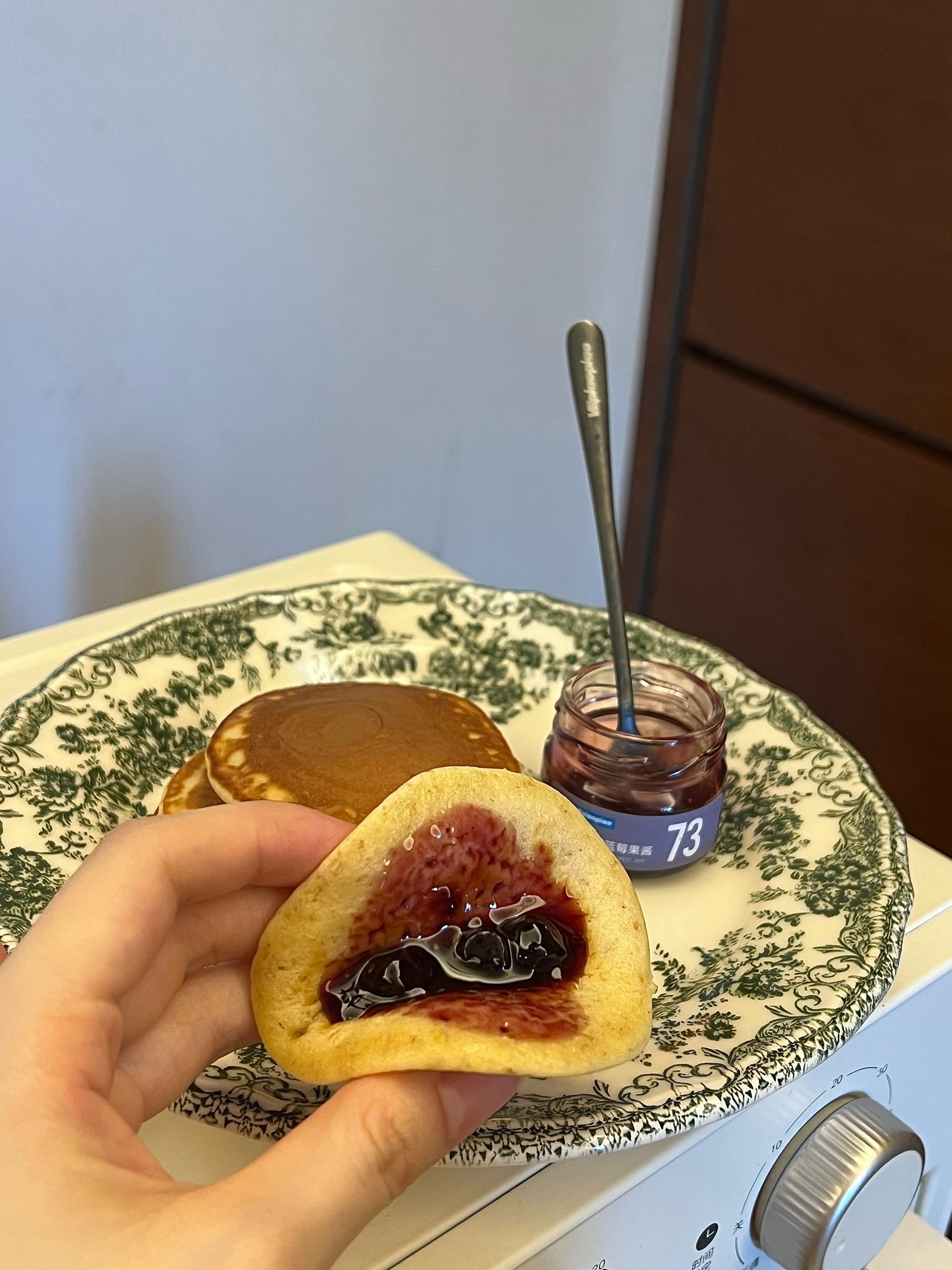 快手早餐| 自制松饼(蓝莓果酱味)