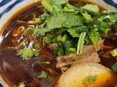 香辣牛腩面-食之六七·面(朝阳大悦城店)