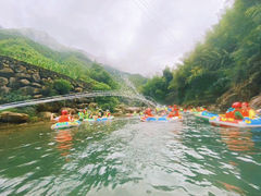 -安吉龙王山峡谷漂流
