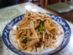 凉拌芭蕉花-蜗牛小馆醉乡民谣云南菜(惠新西里店)