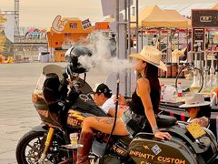 -东港音乐喷泉广场