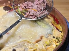 -洱火云南酸菜牛肉火锅(石景山当代商城店)