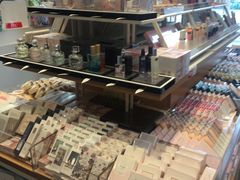 -名创优品(天河区正佳广场二店)