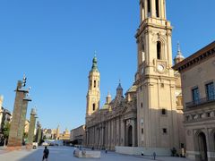 -皮拉尔圣母圣殿主教座堂