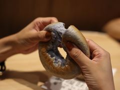 星空蝶豆花烤地瓜贝果面包-啊噗吐呦现场烘焙(麦凯乐店)