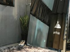 -圣霏亚礼服租赁·主持人服装租赁(上海静安总店)