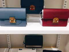 -hotwind热风(世纪东方广场店)