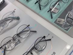 -光明眼镜·蔡司授权(徐泾店)