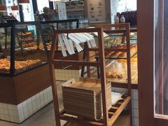 面包甜点陈列柜-Dough&Joe团憩(瑞虹天地月亮湾店)