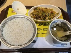 土豆丝炒牛肉饭-吾虎将·现炒快餐(番禺店)