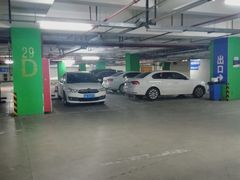 -丽丰购物中心·停车场