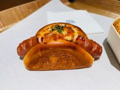 芝士香脆热狗-巴黎贝甜(五月花广场店)