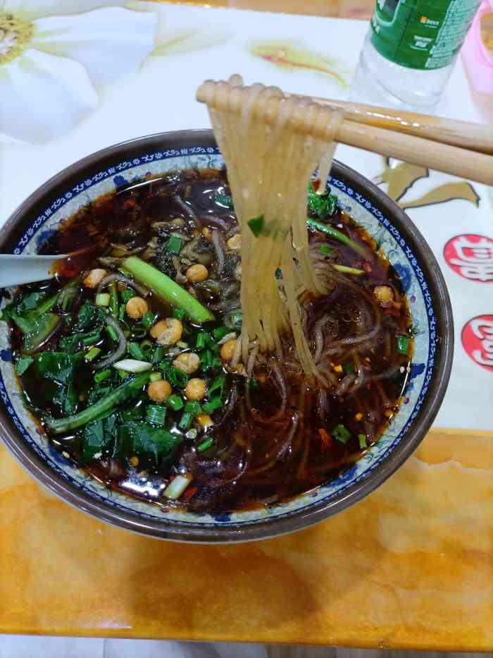 川香王麻辣烫-"有一天逛街到了中午正愁中午不知道想吃什么.