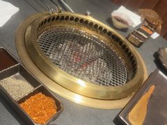 -铭牛烧肉·和牛海鲜自助(高新月牙湖店)