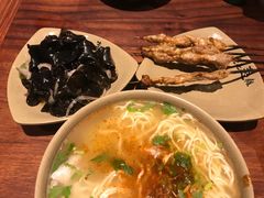 -亮亮面馆(经六路店)