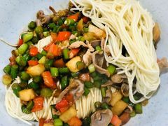 -裕新楼粉面馆·石磨手工粉(四方坪店)