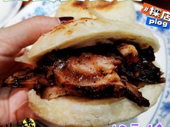 烧饼夹肘子-老天桥酱肉烧饼夹肘子(天桥店)