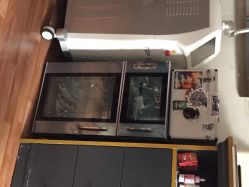 店裏一角-一次性洗纹身·修复疤痕·超皮秒