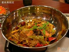 63元的量只有一个锅底。汗。-拿渡·水煮鱼 麻辣香锅(西单大悦城店)