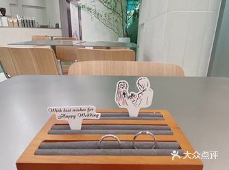 种草宝贝：之前一直在官网知乎看I-PRIMO婚戒图片