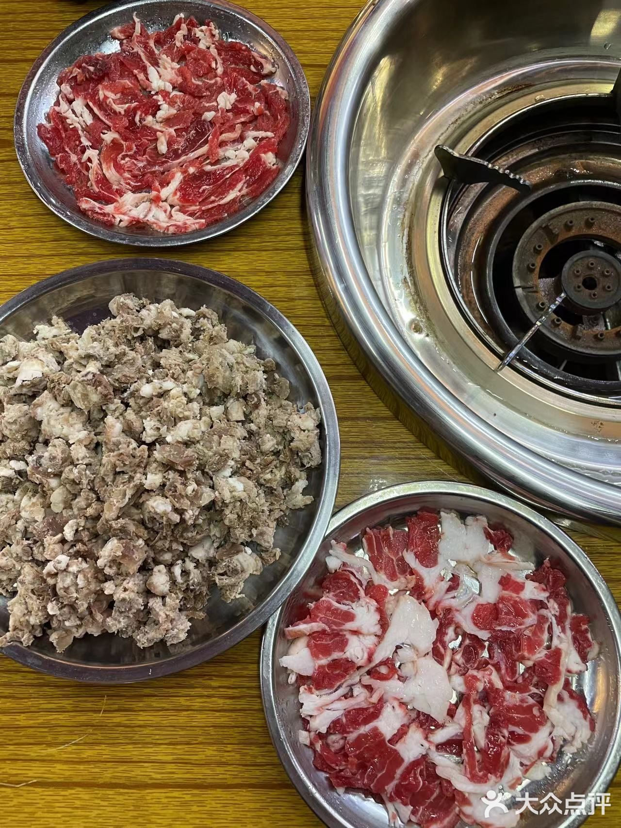 最近带老婆在外吃的馆子里，这家是她最喜欢的