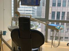 -瑞尔齿科(上海长风大悦城店)