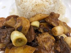 土豆牛肉盖饭-聚德华天护国寺小吃(甜水园店)