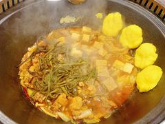 -三江鱼东北特色铁锅炖(骆驼店)