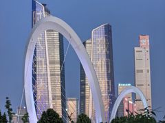 -南京眼步行桥