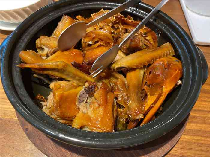 临家闽南宴(东二环泰禾广场店)-"[薄荷]环境:很喜欢的一家店,占地面积