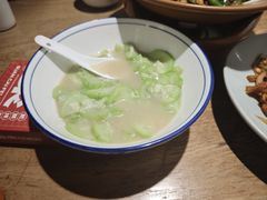 -聚鑫朋酸菜肥肠(文艺路口店)