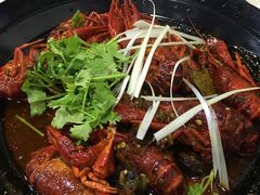 -虾弄弄海派小龙虾·牛羊蝎子火锅